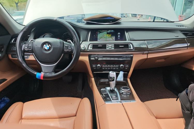 Used BMW 7 Series 2013 740Li Leading Model Center Console