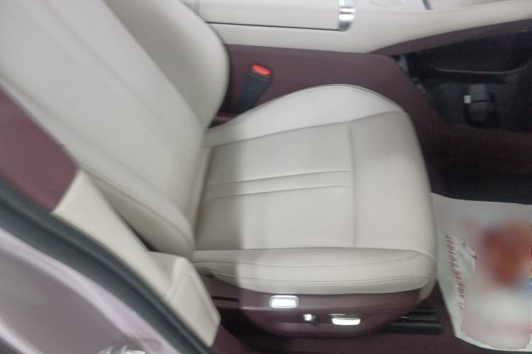 Used Xiaomi Auto YU7 2025 Ultra-Long Range High-Performance All-Wheel-Drive Max Edition Right Front Seat