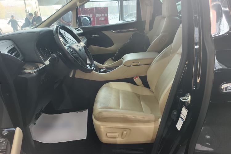 Used Toyota Vellfire 2023 Crown Dual-Engine 2.5L HV Prestige Edition
