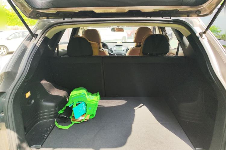 Used Hyundai ix35 2012 2.0L Automatic Two-Wheel Drive New Edition GL
