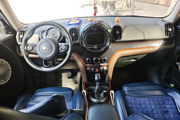 Used MINI Countryman 2017 1.5T COOPER ALL4 Traveler Center Console