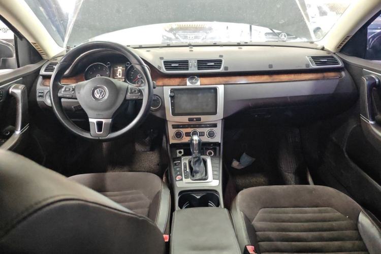 Used Volkswagen Magotan 2012 Travel Edition 2.0 TSI Comfort Version Center Console
