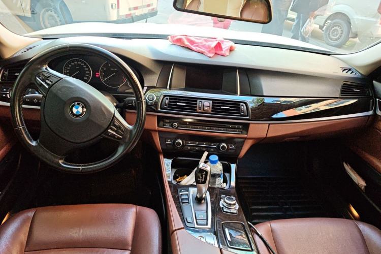 Used BMW 5 Series 2014 525Li Leading Model

