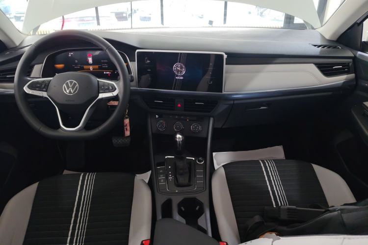 Used Volkswagen Bora 2023 1.5L Automatic Changer Limited Edition Center Console