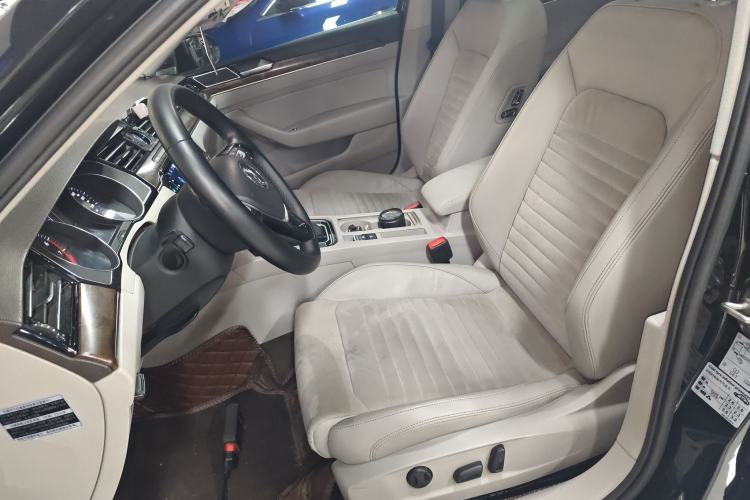 Used Volkswagen Magotan 2017 330TSI DSG Luxury Model
