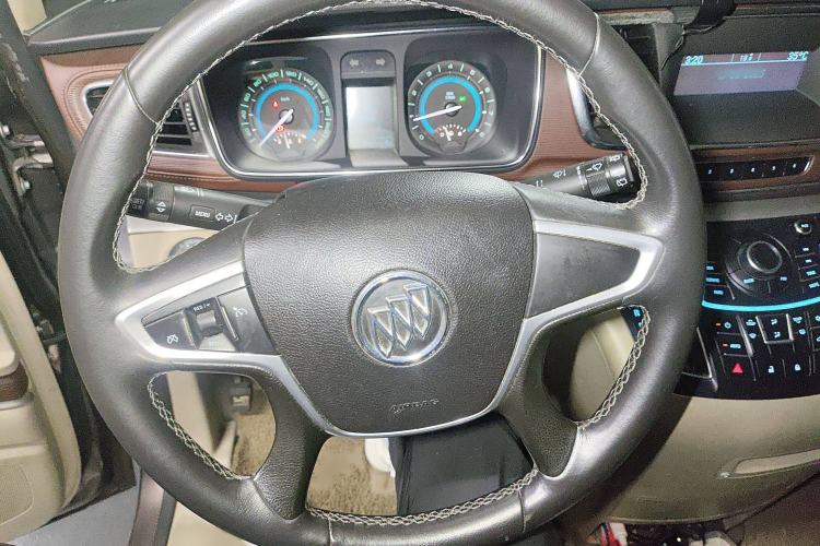 Used Buick GL8 2015 2.4L Luxury Business Premium Edition