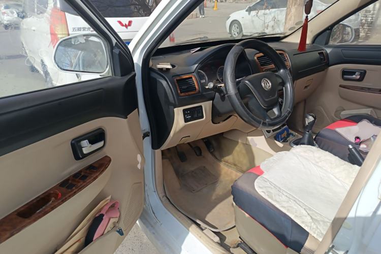 Used Dongfeng Fengon 2013 1.5L Manual Deluxe Model DK15 Driver Seat