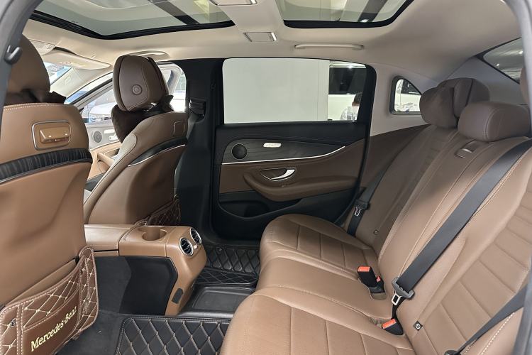 Used Mercedes-Benz E-Class 2019 Restyled E 300 L Sporty and Stylish Edition
