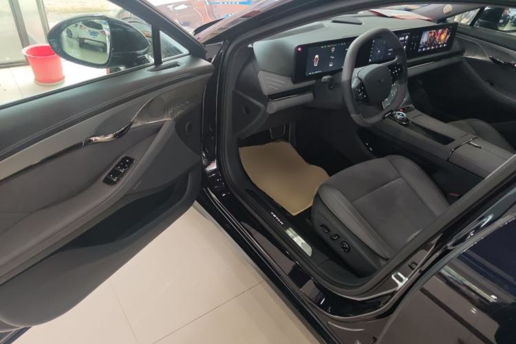 Used VOYAH PASSION 2024 PHEV Four-Wheel Drive Ultra-Long Range Flagship Model Driver Seat