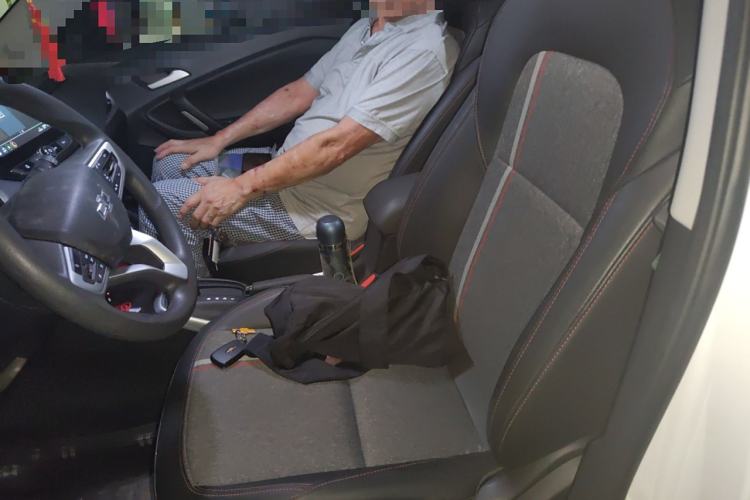 Used Chevrolet Trax 2019 Redline 335T CVT Top-Tier Model China VI Standard Left Front Seat