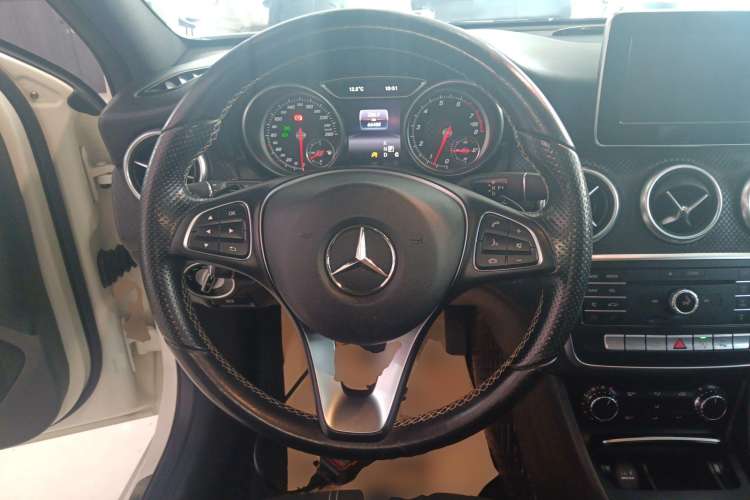 Used Mercedes-Benz A-Class 2016 A 200 Fashion Model
