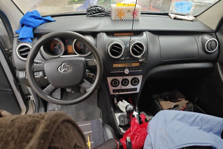 Used CHANGAN KAICHENG Ounuo S 2014 1.5L Base Version Center Console