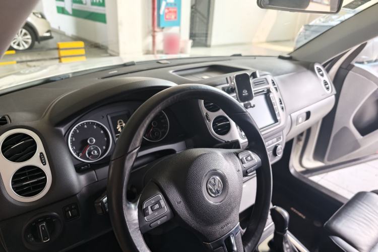 Used Volkswagen Tiguan 2015 1.8TSI Automatic Two-Wheel Drive Comfort Edition Interior 1