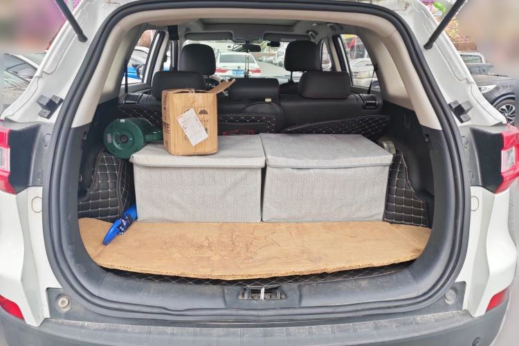 Used CHANGAN CS75 2017 Shangkui Edition 1.5T Automatic Fengxiang Model Trunk