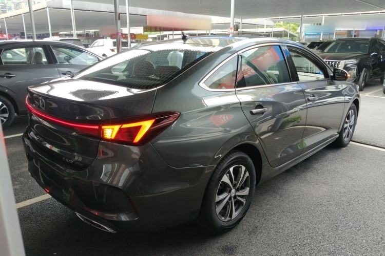 Used CHANGAN Eado 2025 PLUS 1.4T Dual-Clutch High-Energy Version Rear Right 45 Deg