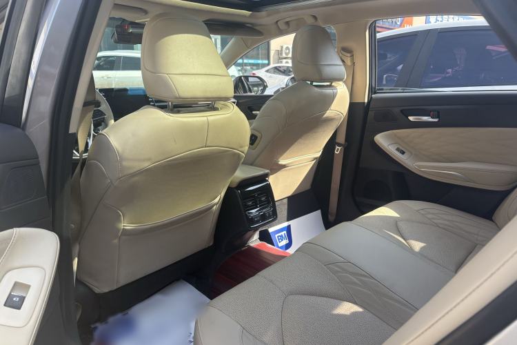 Used Toyota Avalon 2019 2.5L Touring Premium Version China VI Standard Interior 2