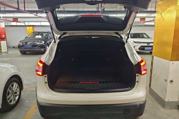 Used Nissan Qashqai 2017 2.0L CVT Smart Enjoyment Version China VI Standard Trunk