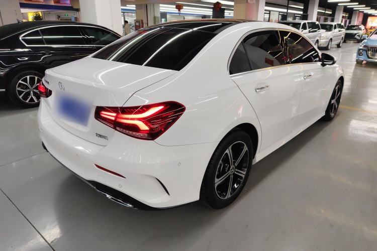 Used Mercedes-Benz A-Class 2022 Revised Version A 200 L Sport Sedan Fashionable Style Rear Right 45 Deg