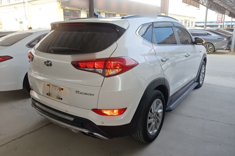 Used Hyundai Tucson 2015 1.6T Dual-Clutch Two-Wheel-Drive Smart Model Rear Right 45 Deg