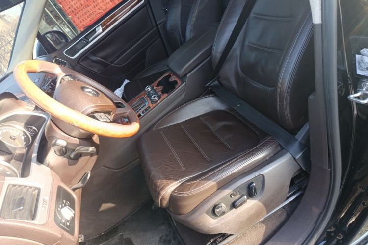 Used Volkswagen Touareg 2011 3.0 TSI Comfort Version