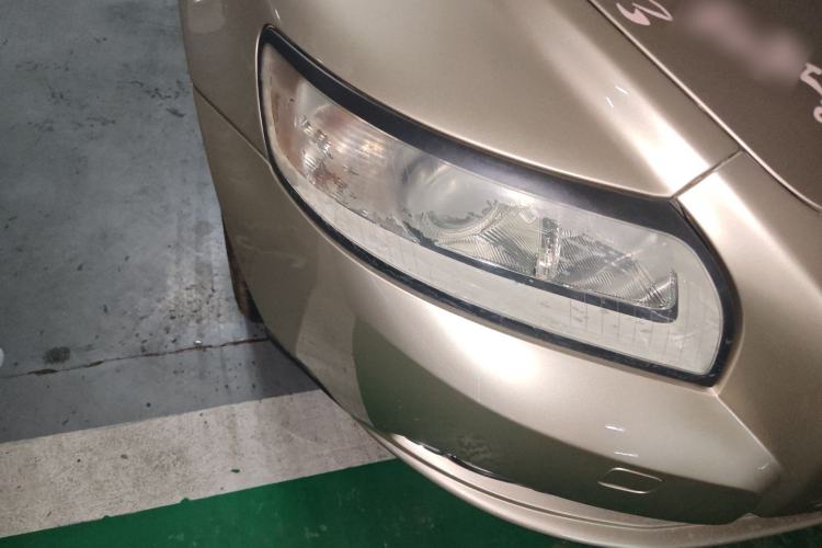 Used Volvo S40 2010 2.0L Automatic ZhiShang Edition Right Front Headlight