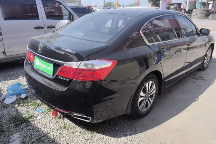 Used Honda Accord 2014 2.0L LX Comfort Edition Rear Right 45 Deg