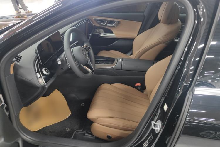 Used Mercedes-Benz E-Class 2025 Facelift E 300 L Luxury Edition
