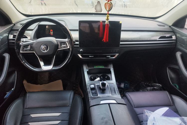 Used BYD Qin Pro New Energy 2018 DM 1.5TI Automatic Smart Connect Elite Model Center Console