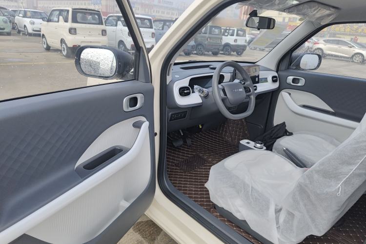 Used Geely Galaxy Panda 2025 210 km – Yuanqi Bear Driver Seat