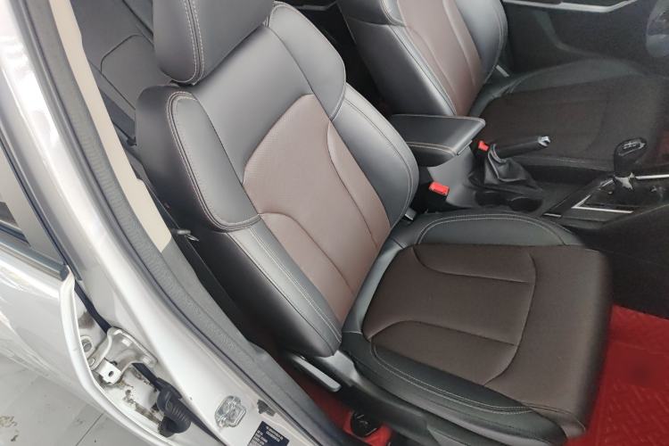 Used CHANGAN CS15 2019 1.5L Manual Entry-Level Version China VI Standard Right Front Seat