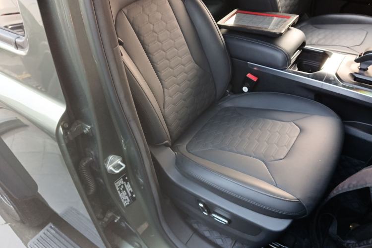 Used 212 T01 2024 2.0T Mechanic
