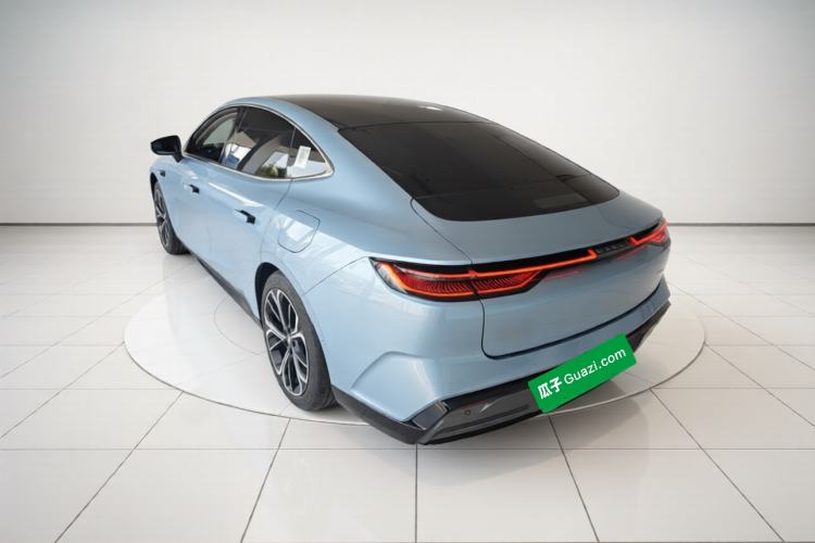 Used Geely Galaxy E8 2025 700 km Long-Range Intelligent Driving Version Exterior 2