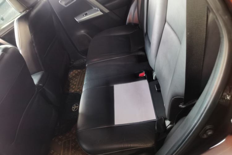 Used Toyota RAV4 2016 2.0L CVT Two-Wheel Drive Smart Edition China V Standard Left Rear Seat