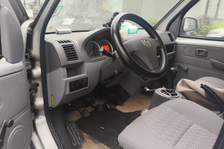 Used BAIC Weiwang 306 2013 1.2L Value Edition Basic CNG 7-seater A12 China IV
