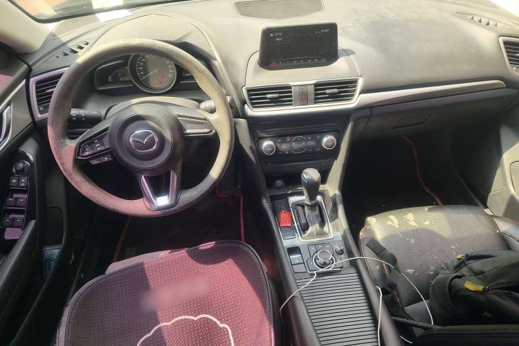 Used Mazda 3 Axela 2017 Sedan 1.5L Automatic Luxury Model China VI Standard Center Console