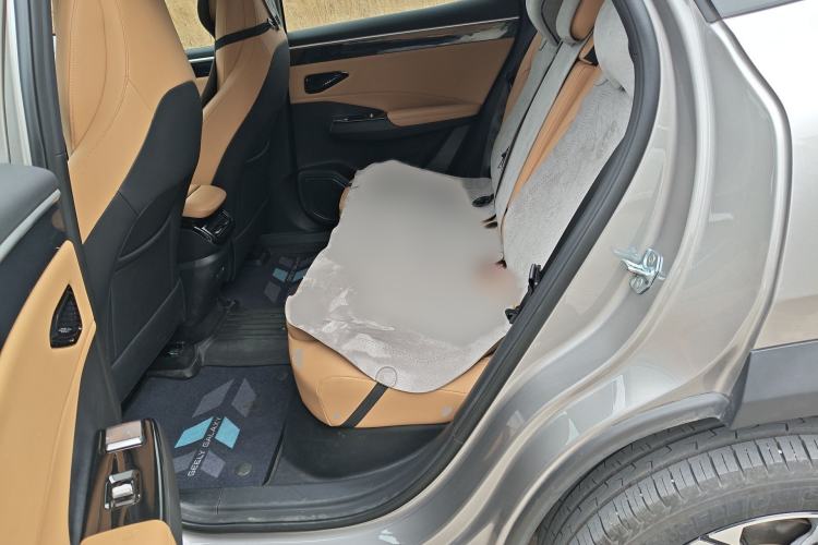 Used Geely Galaxy L7 2024 1.5T 115 km PLUS Dragon Edition Interior 4