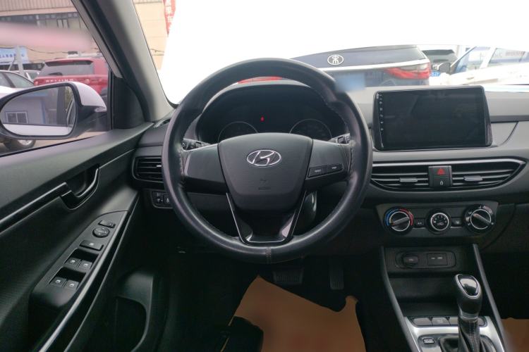 Used Hyundai Celesta 2018 1.6L Automatic GL Enjoyment Edition China VI compliant Steering Wheel