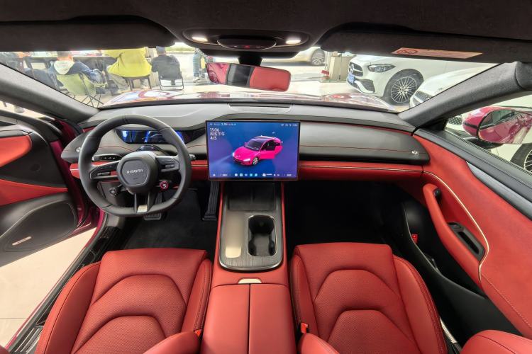 Used Xiaomi Auto SU7 2024 Rear-Drive Long-Range Intelligent Driving Version Interior 4