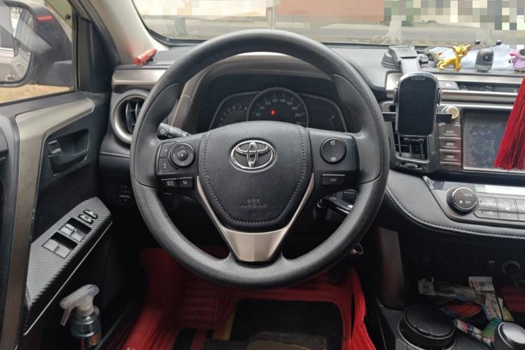 Used Toyota RAV4 2015 2.0L CVT Two-Wheel Drive Fashion Edition
