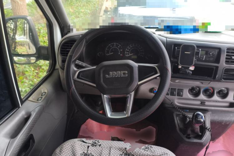 Used JMC Transit 2019 2.8T Commercial Version Long Wheelbase Mid-Roof 6-Seater Rear Single Tire China VI Emission Standard – JX493