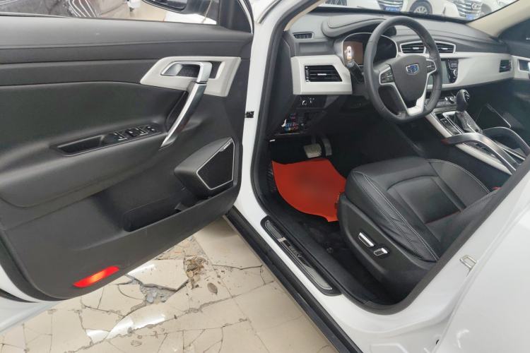 Used Geely Auto Emgrand X7 Sport 2018 1.8TD Automatic Two-Wheel Drive Smart Connect 4G Internet Edition Driver Seat