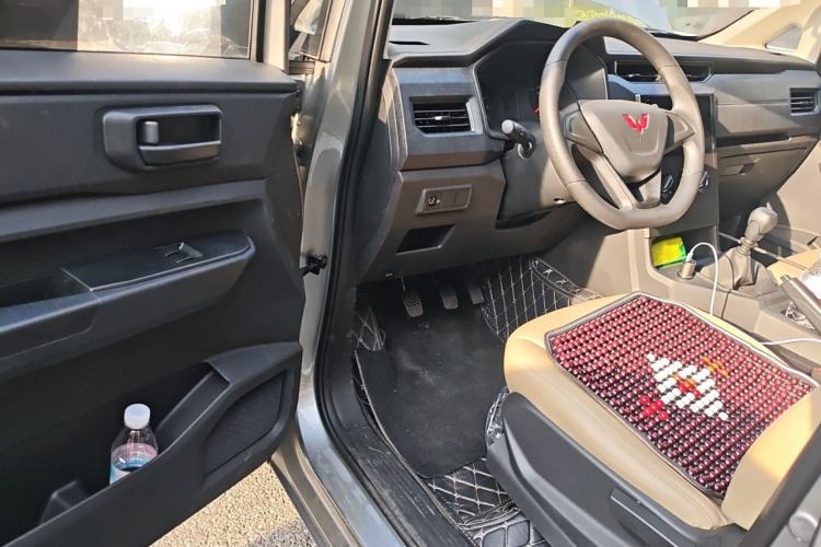 Used Wuling Hongguang PLUS 2020 1.5L Manual Standard Edition 5 Seats