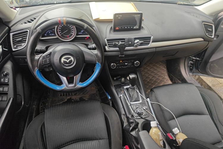 Used Mazda 3 Axela 2016 Sedan 1.5L Automatic Luxury Model