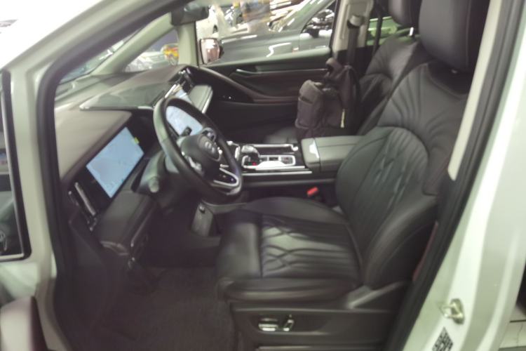 Used GAC Trumpchi M8 2024 Master Series 400T Prestige Edition
