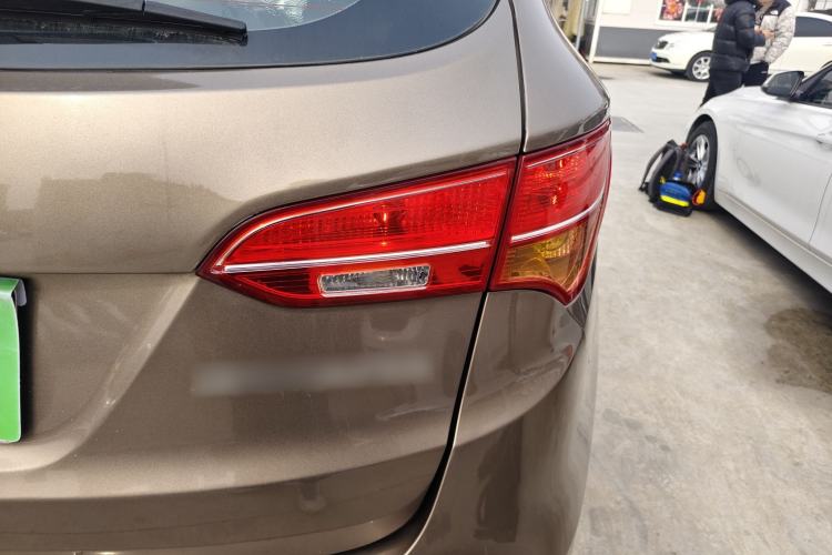 Used Hyundai Santa Fe 2013 2.4L Automatic Two-Wheel Drive Smart Version