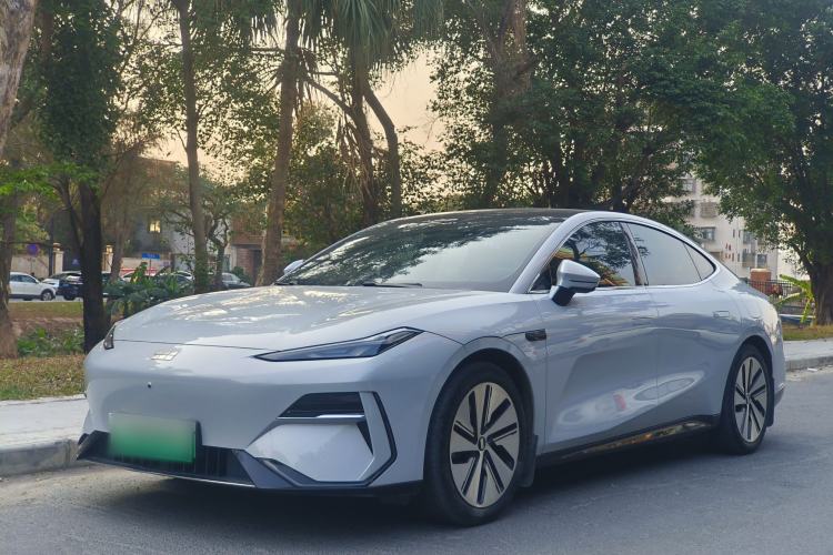 Used Geely Galaxy E8 2024 550 km Range Rear-Wheel-Drive PRO