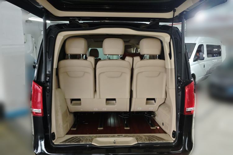 Used Mercedes-Benz V-Class 2021 V 260 Avantgarde Edition Trunk