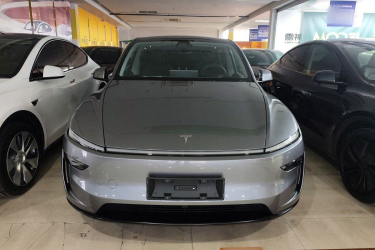 Used Tesla Model Y 2025 Rear-Wheel-Drive Version
