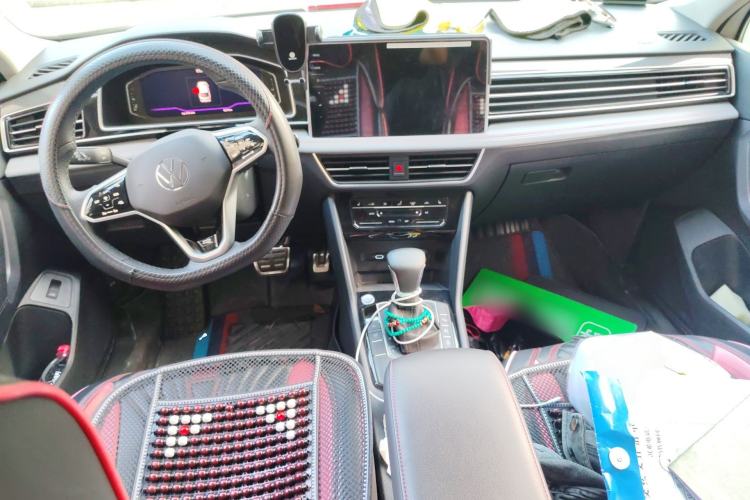 Used Volkswagen Tiguan X 2023 Revised Version 330TSI Two-Wheel-Drive Flagship Edition Center Console