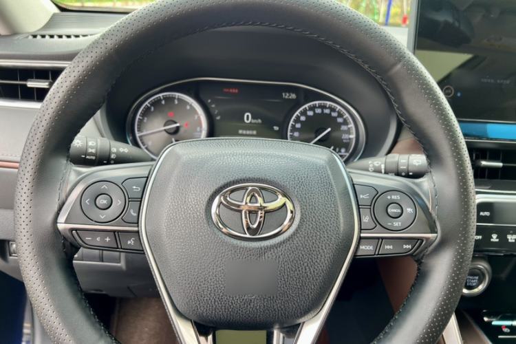 Used Toyota Harrier 2022 2.0L CVT Two-Wheel Drive Deluxe Edition
